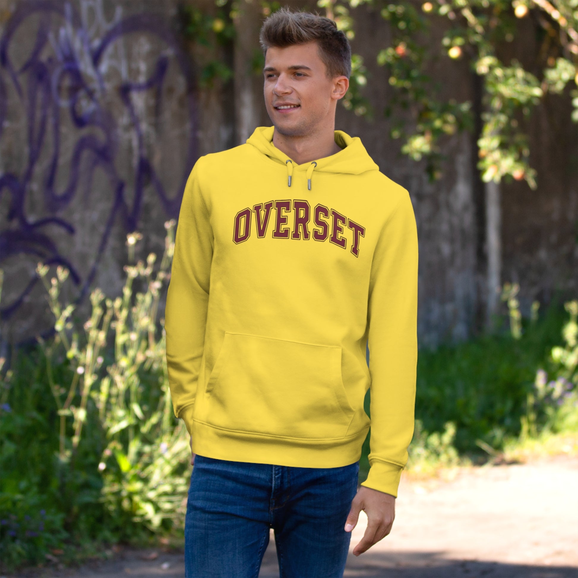 Sweat à Capuche Overset – Logo Arqué Vintage Style Universitaire