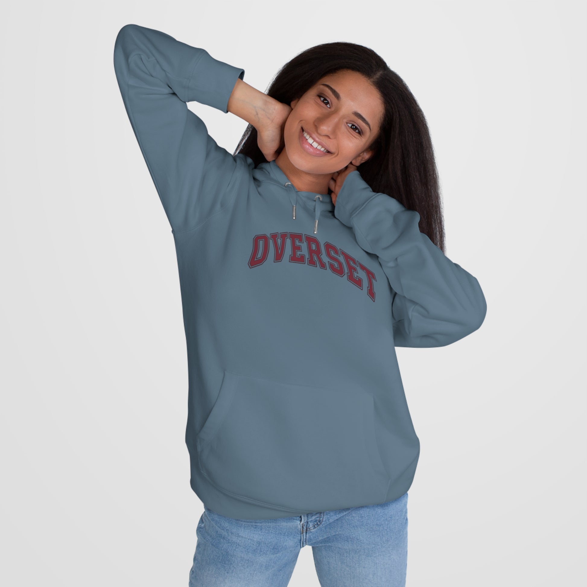 Sweat à Capuche Overset – Logo Arqué Vintage Style Universitaire